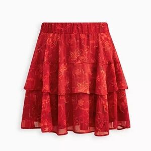Torrid Red Floral Crinkle Layered Mini Skirt Size 1 NWTs
